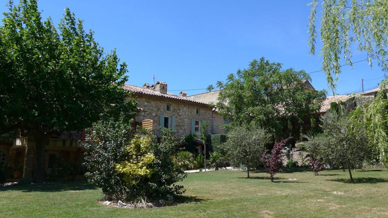 Gites Au Chateau Des Estubiers Les Granges-Gontardes Esterno foto