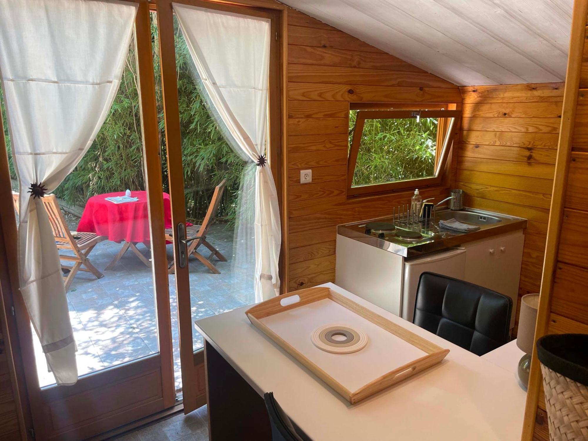 Gites Au Chateau Des Estubiers Les Granges-Gontardes Esterno foto
